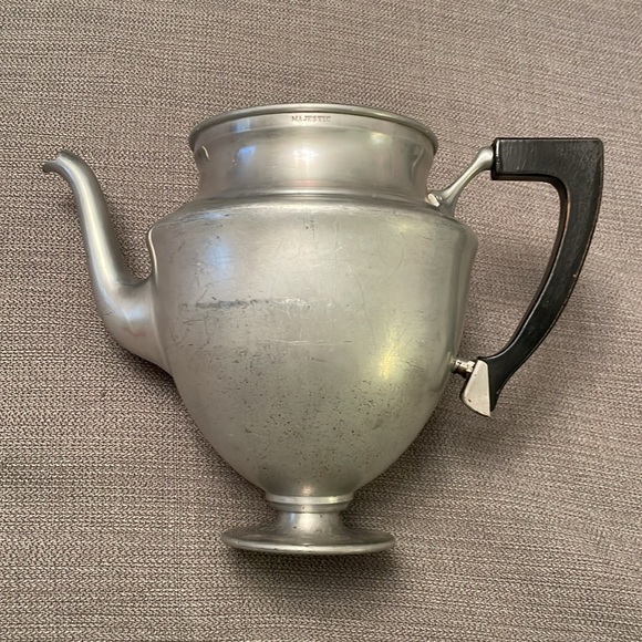 Vintage MAJESTIC Aluminum Coffee or Tea Pot Unique Shape No Lid or Vase - Picture 4 of 11